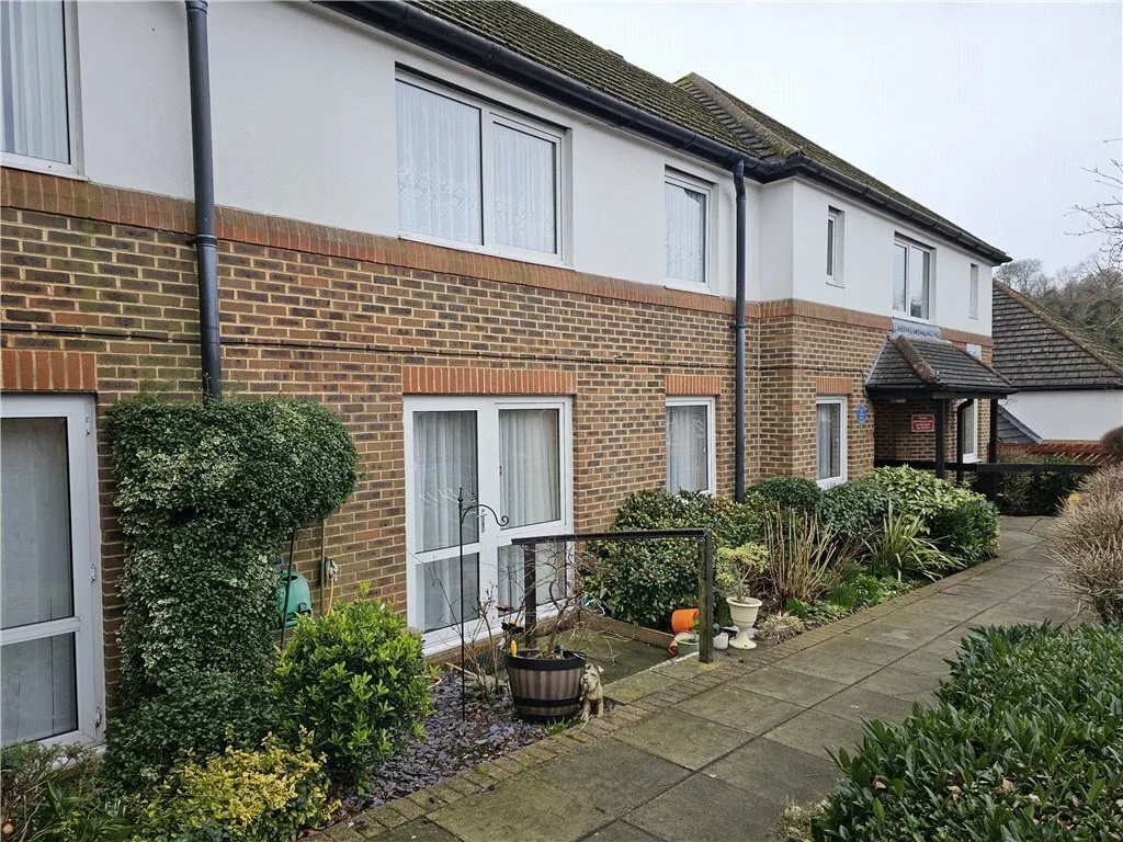 Beechwood Gardens, Caterham, Surrey, CR3, photo 8