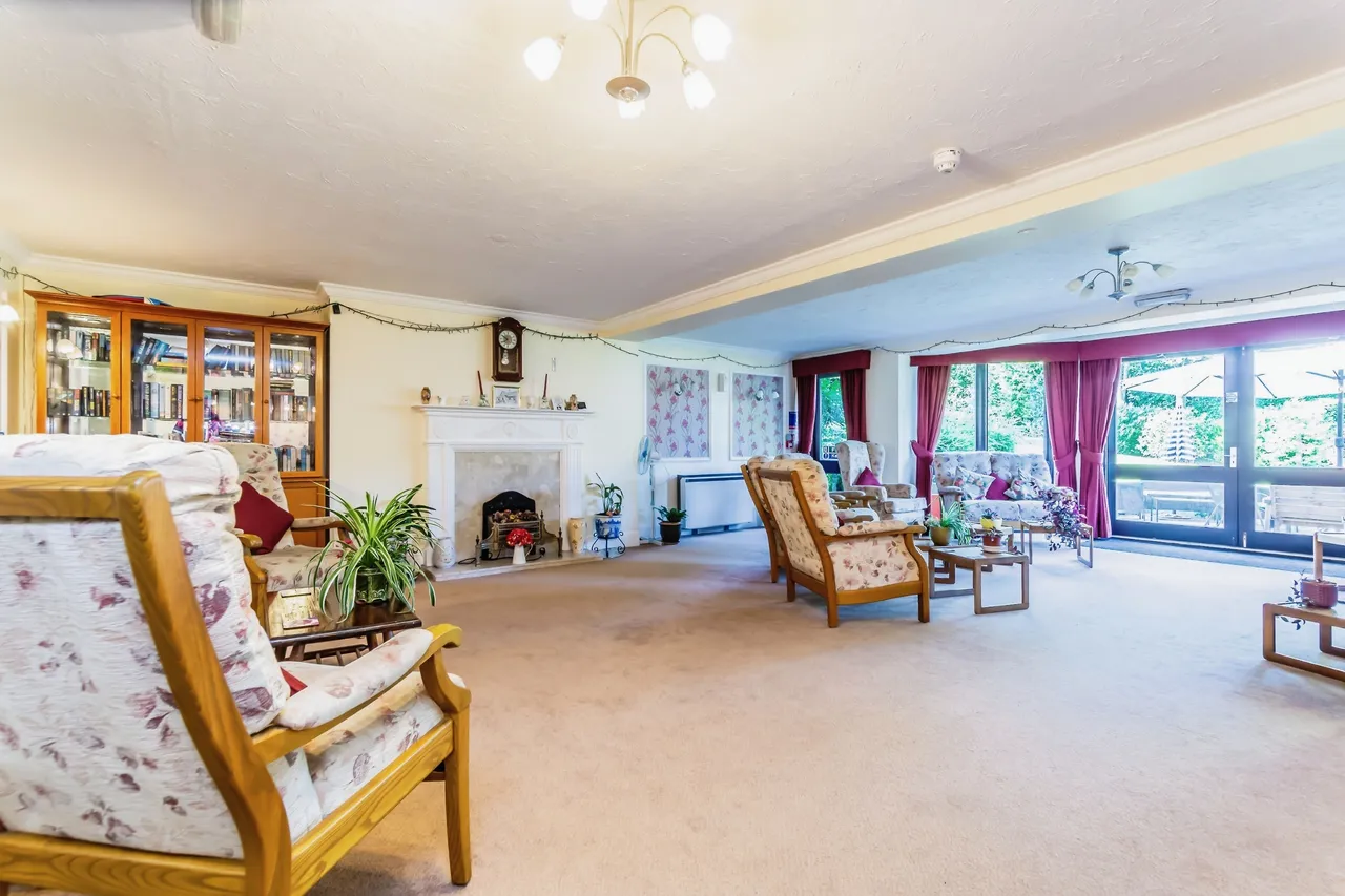 Beechwood Gardens, Caterham, Surrey, CR3, photo 11