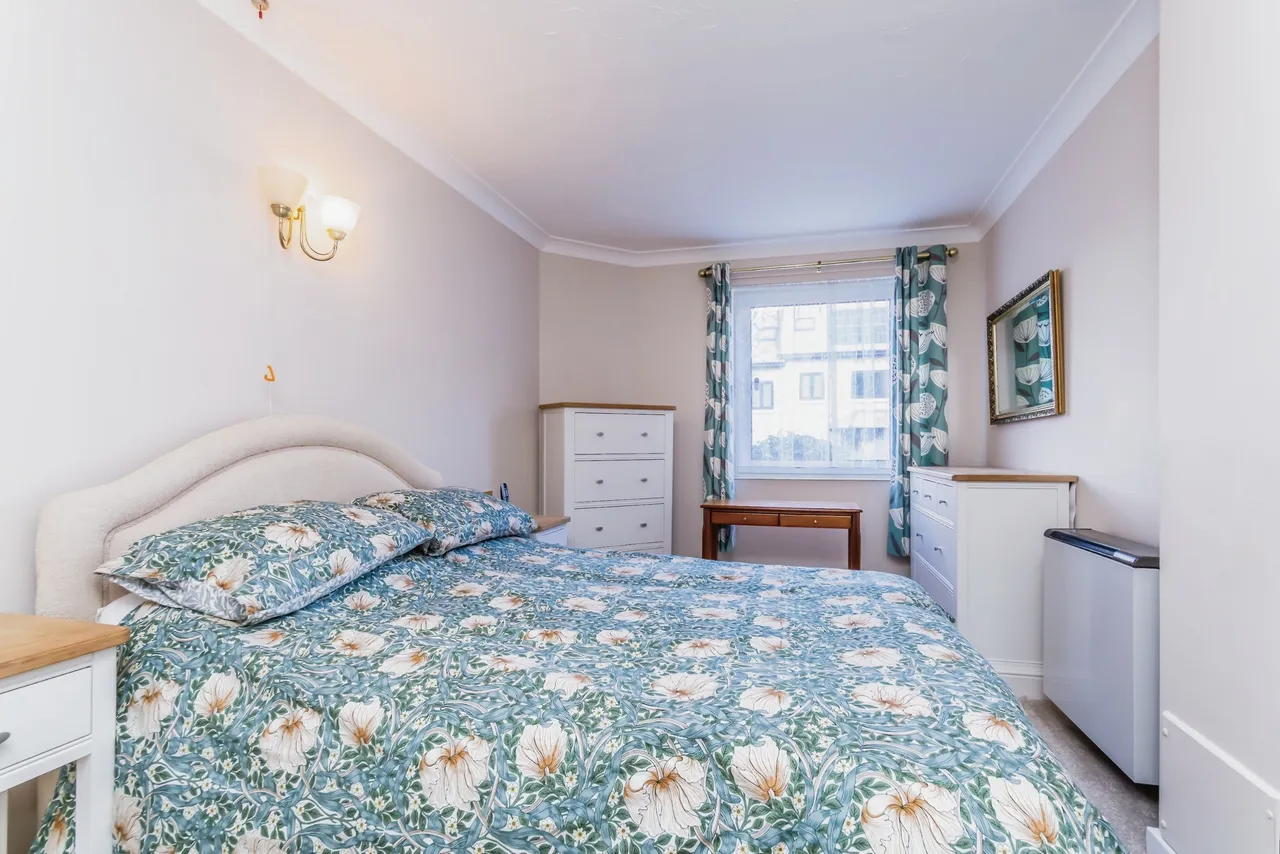 Beechwood Gardens, Caterham, Surrey, CR3, photo 15