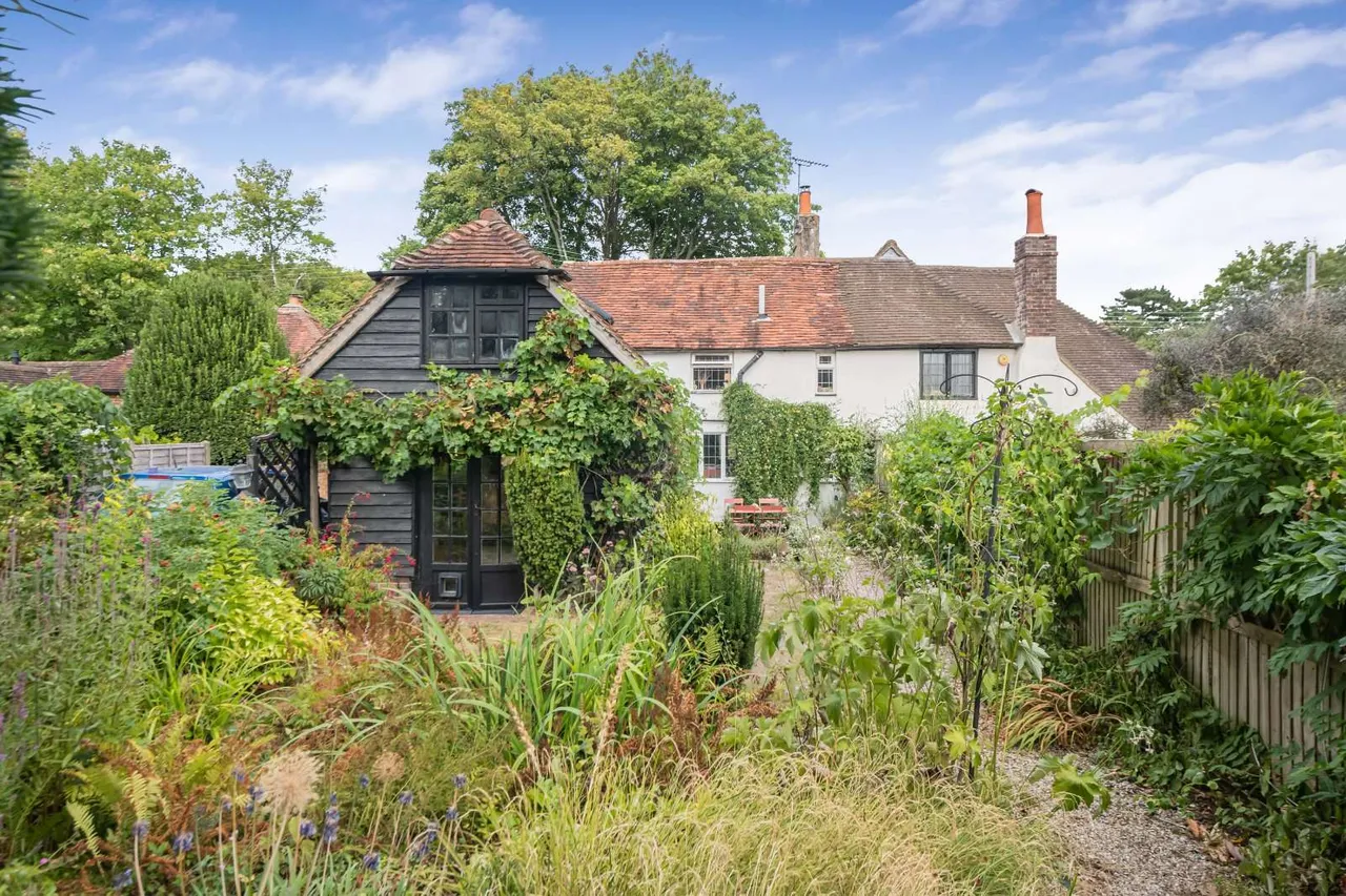 4 bed house for sale — The Street, Thakeham, Pulborough, West Sussex, RH20 3EP