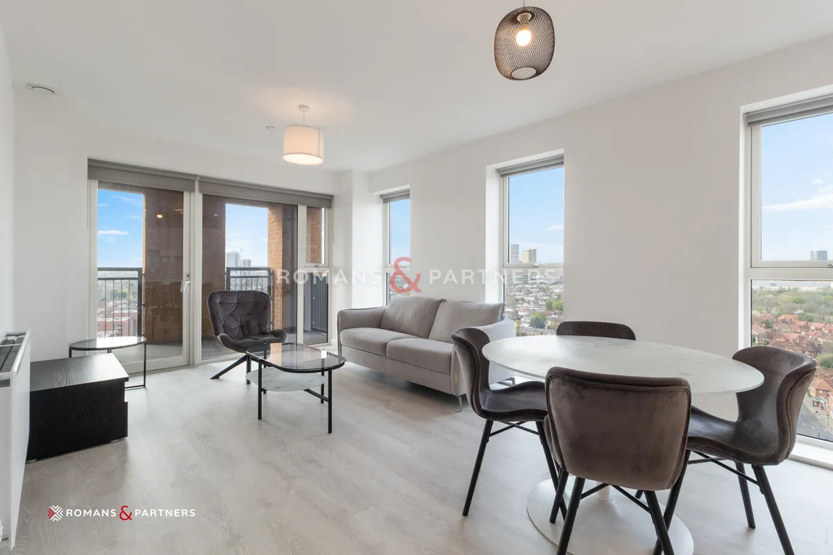2 bed flat for sale, Tabbard Apartments, East Acton, W3