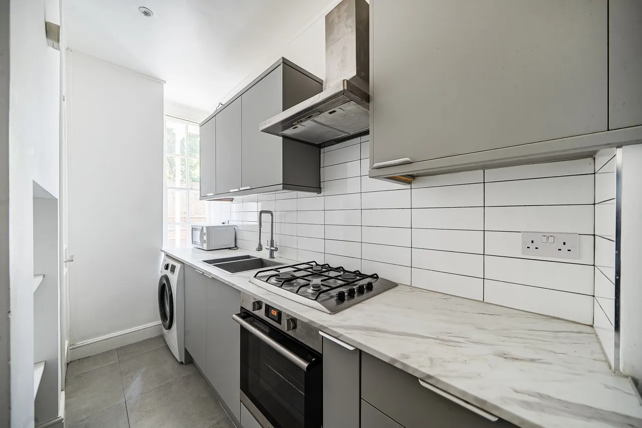 59a Rodney Court, 6-8 Maida Vale, London, photo 4