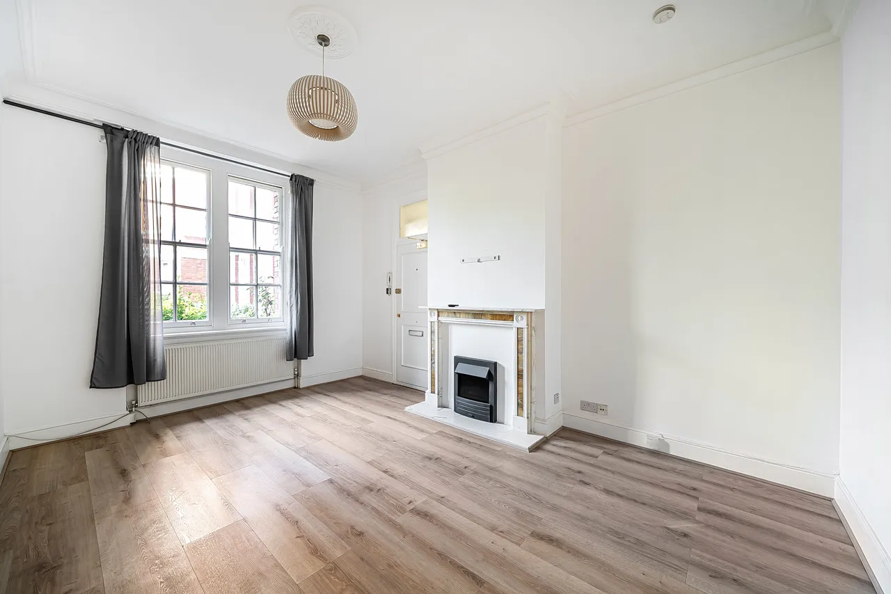 59a Rodney Court, 6-8 Maida Vale, London, photo 2