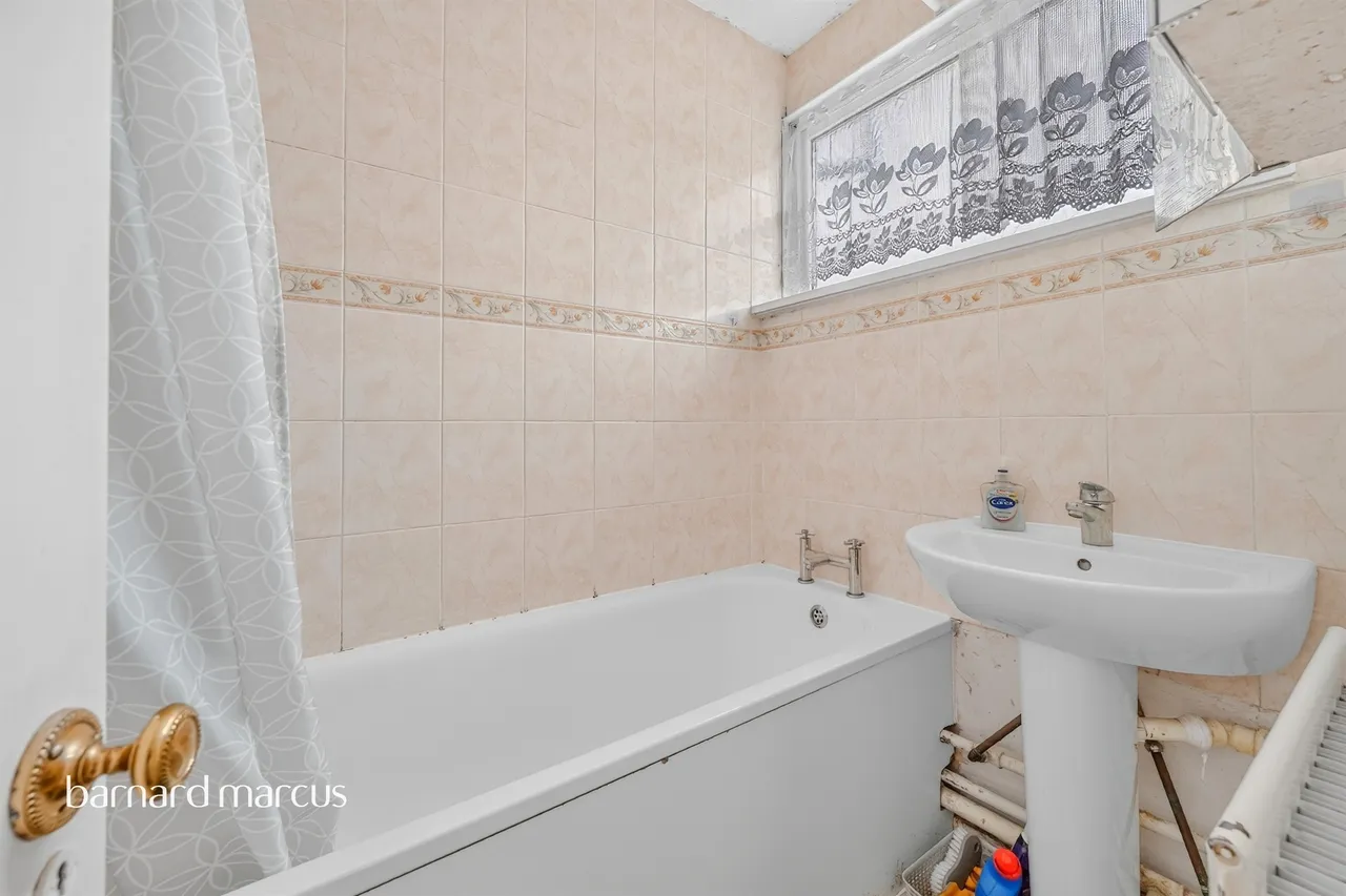 Brabazon Avenue, Wallington, SM6, photo 8