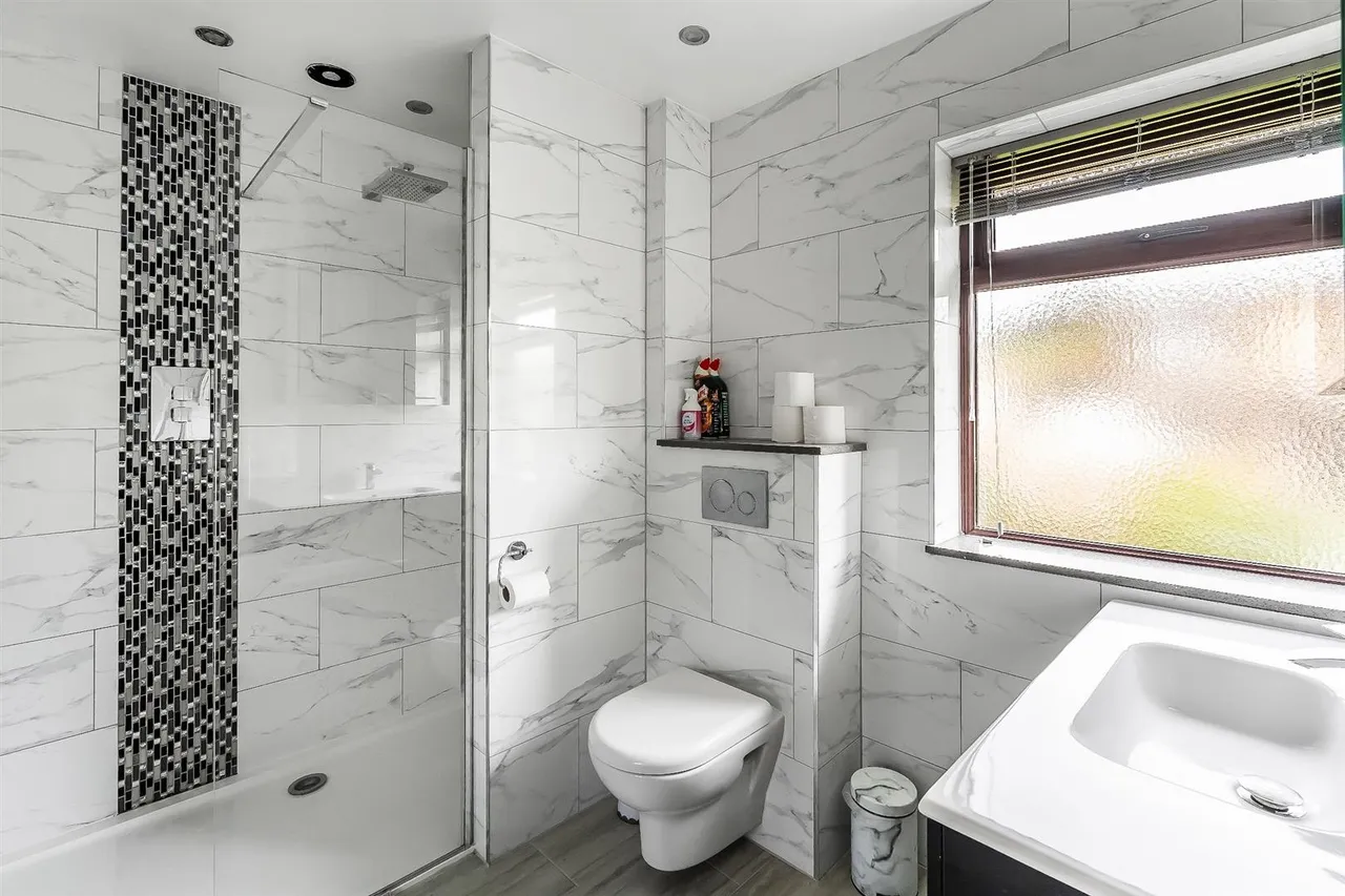 Milton Way, Fetcham, KT22, photo 15