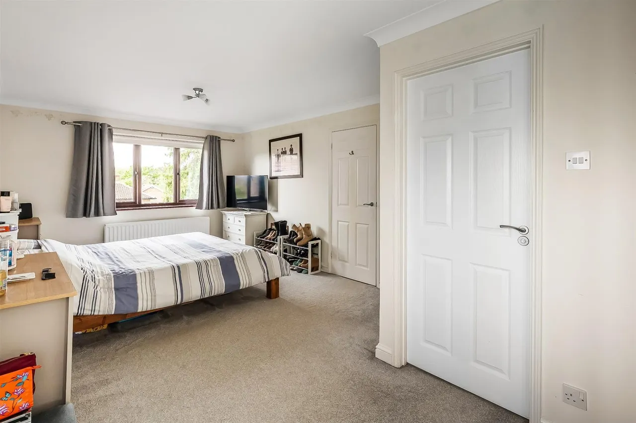 Milton Way, Fetcham, KT22, photo 7