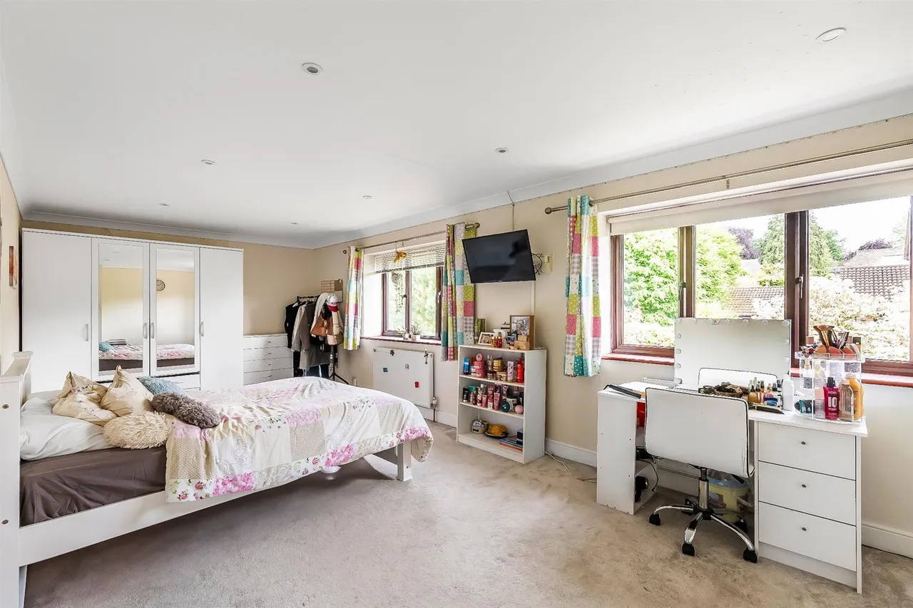 Milton Way, Fetcham, KT22, photo 14