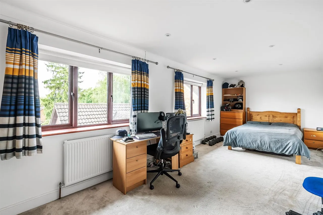 Milton Way, Fetcham, KT22, photo 16