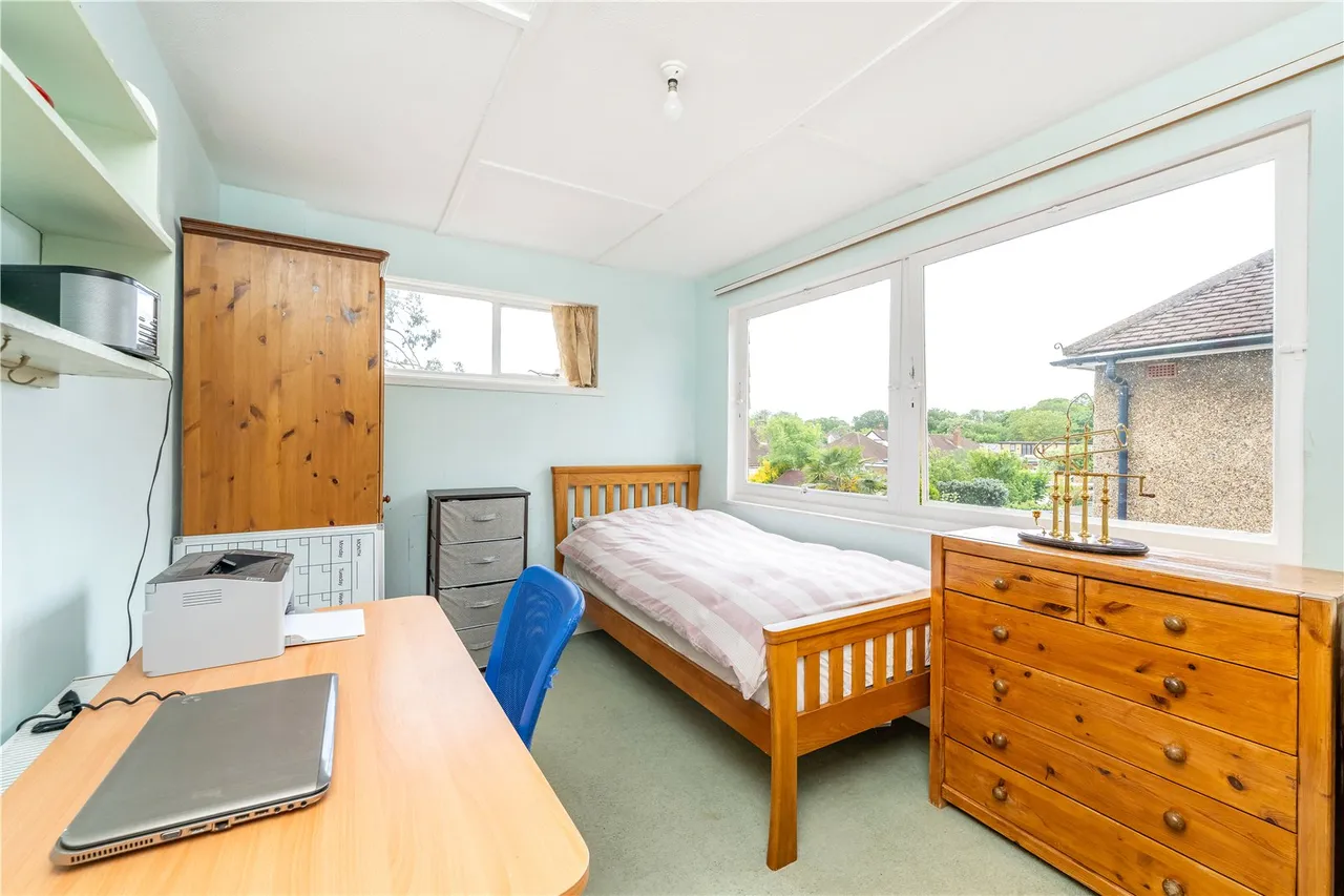 Glasbrook Avenue, Whitton, TW2 6AH, photo 9