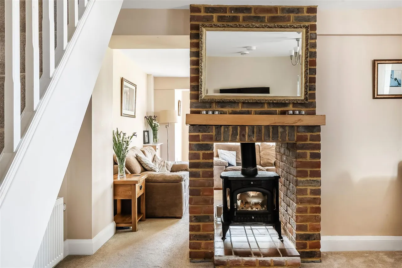 Kingston Road, Leatherhead, KT22, photo 4