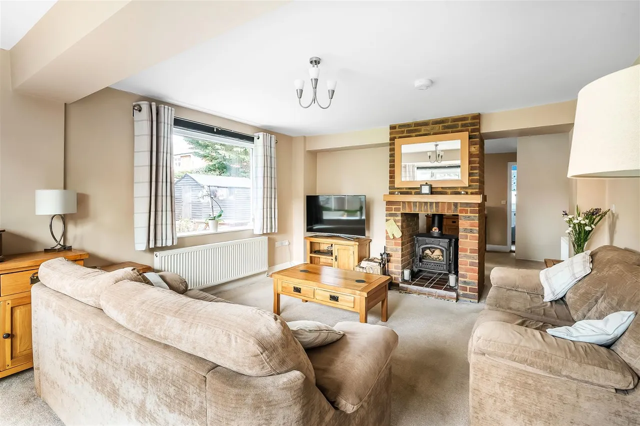 Kingston Road, Leatherhead, KT22, photo 5