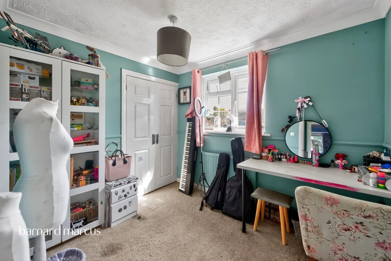 Mayfield Close, REDHILL, photo 7