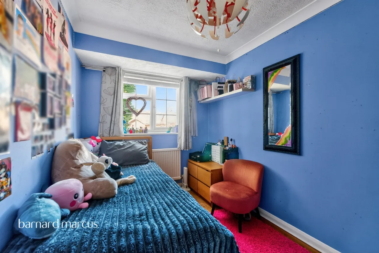 Mayfield Close, REDHILL, photo 6