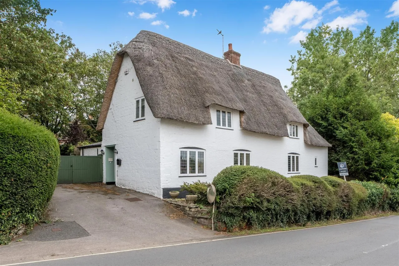 4 bed house for sale, Bridge Street, Sturminster Newton, DT10