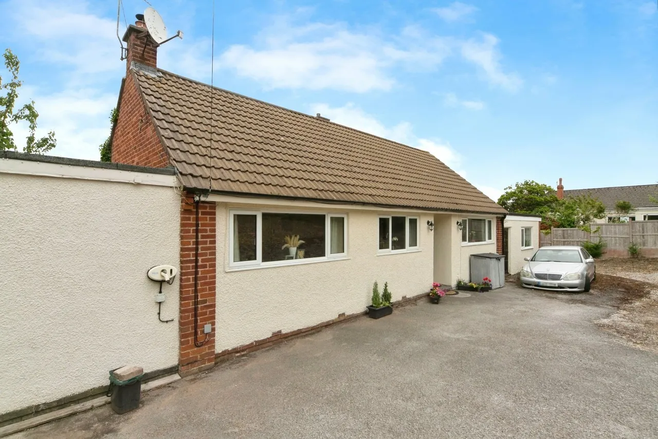 Pen Y Bryn Road, Colwyn Bay, LL29, photo 13