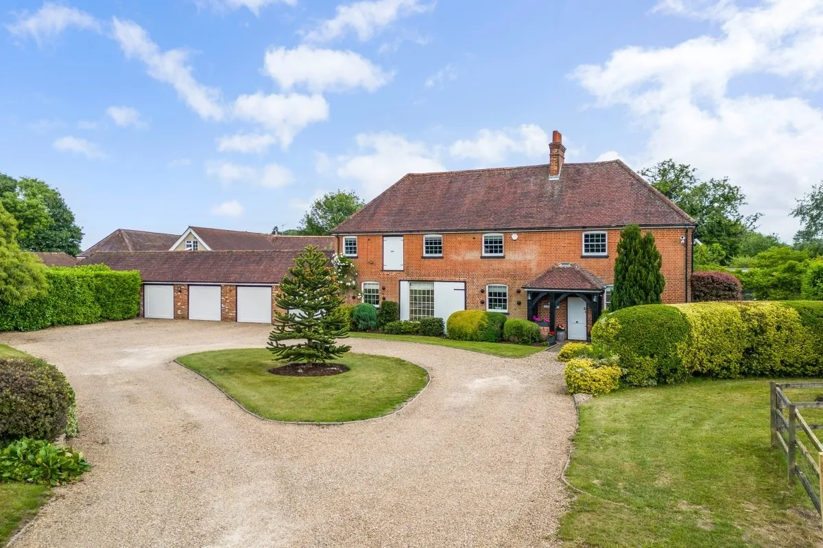 6 bed house to rent — Chequers Lane, Abbotts Langley