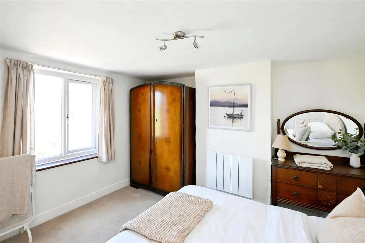 Cussies Row, Midhurst, GU29, photo 6