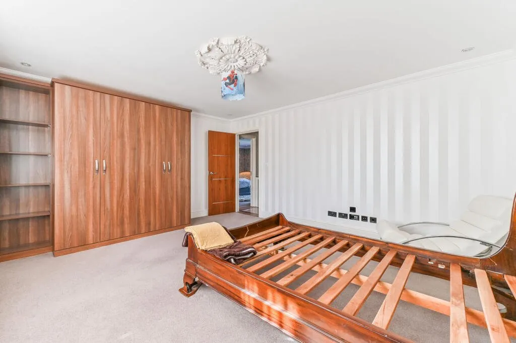 Castlemaine Avenue, South Croydon, CR2, photo 17