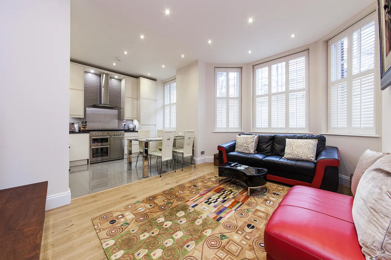 4 bed flat to rent — Palace Mansions Earsby Street London W14