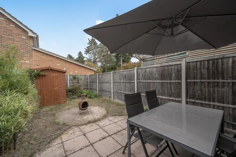 Percheron Drive, Knaphill, GU21, photo 15