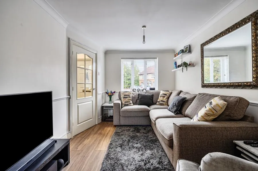 Percheron Drive, Knaphill, GU21, photo 5