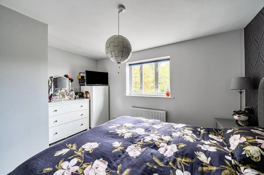 Percheron Drive, Knaphill, GU21, photo 11