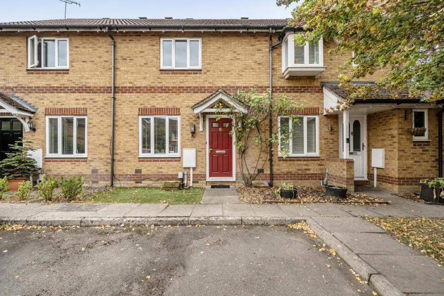 Percheron Drive, Knaphill, GU21, photo 4