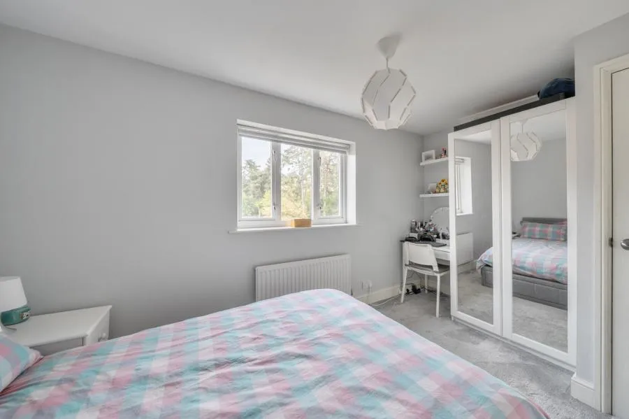 Percheron Drive, Knaphill, GU21, photo 13