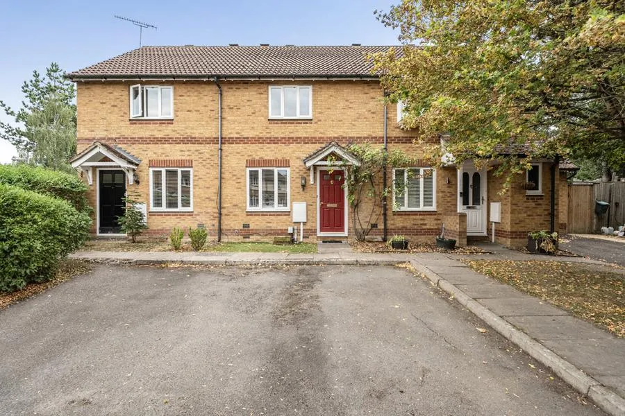 Percheron Drive, Knaphill, GU21, photo 18