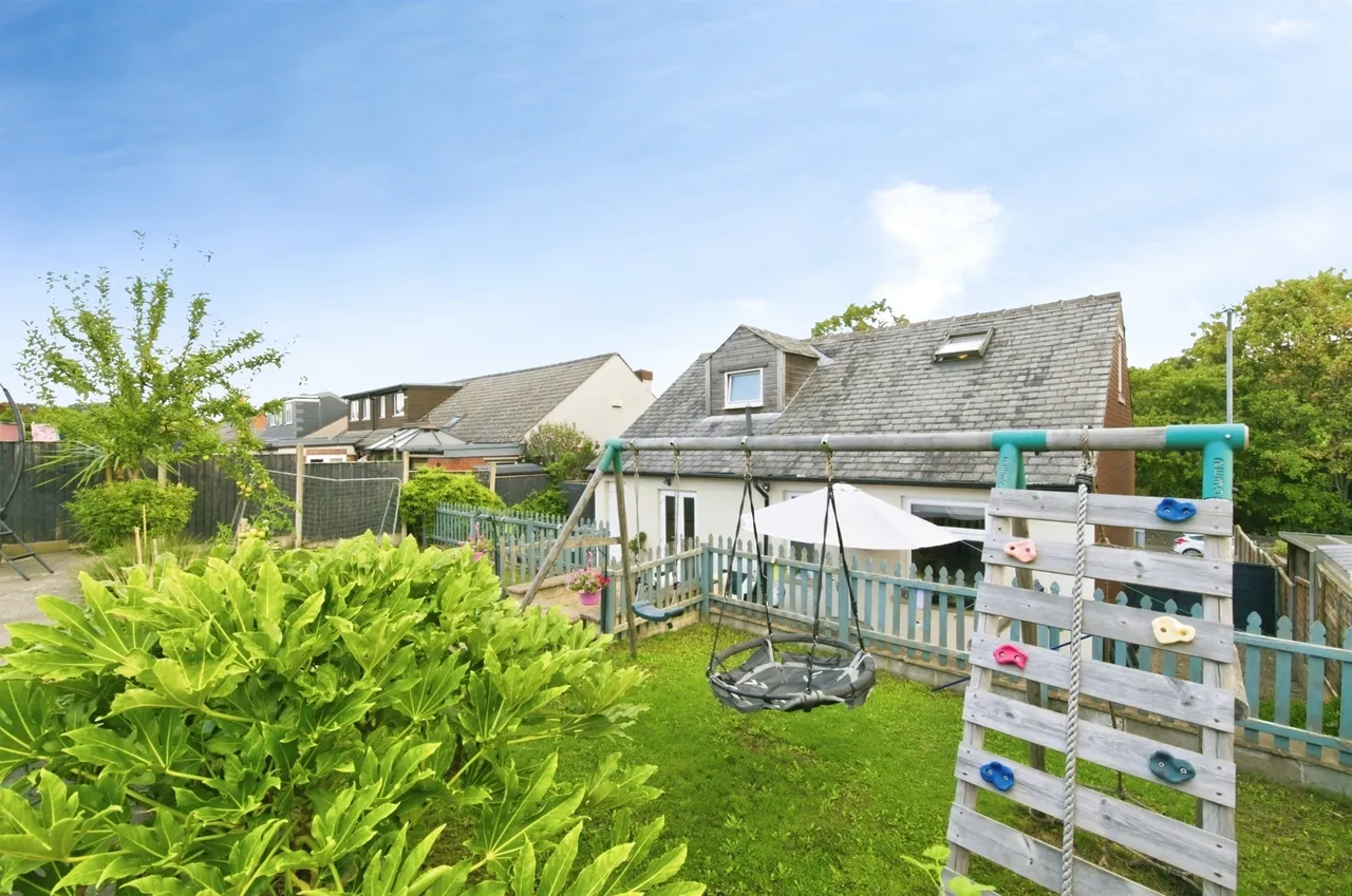 Penistone Road, Waterloo, HD5, photo 20