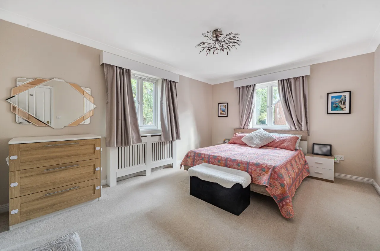 Kingfisher Grove, Three Mile Cross, RG7, photo 13