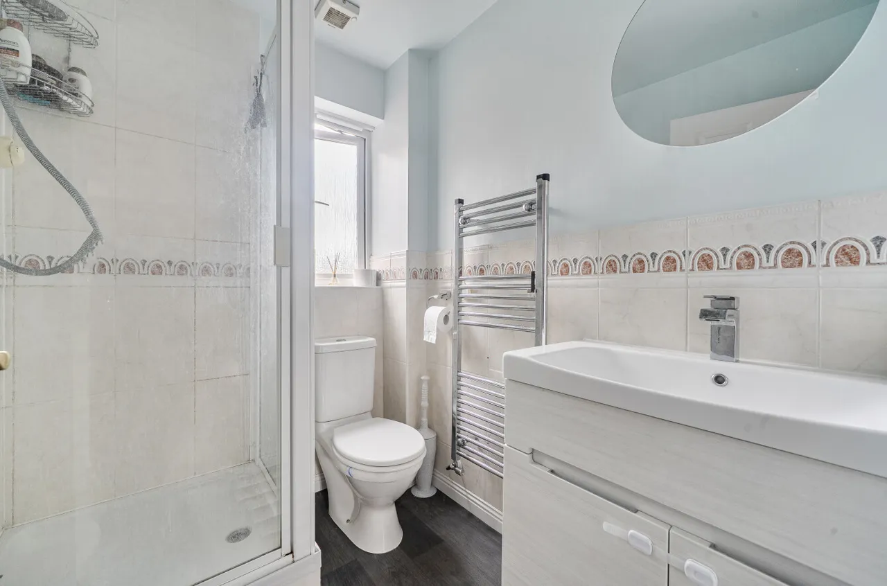 Kingfisher Grove, Three Mile Cross, RG7, photo 15