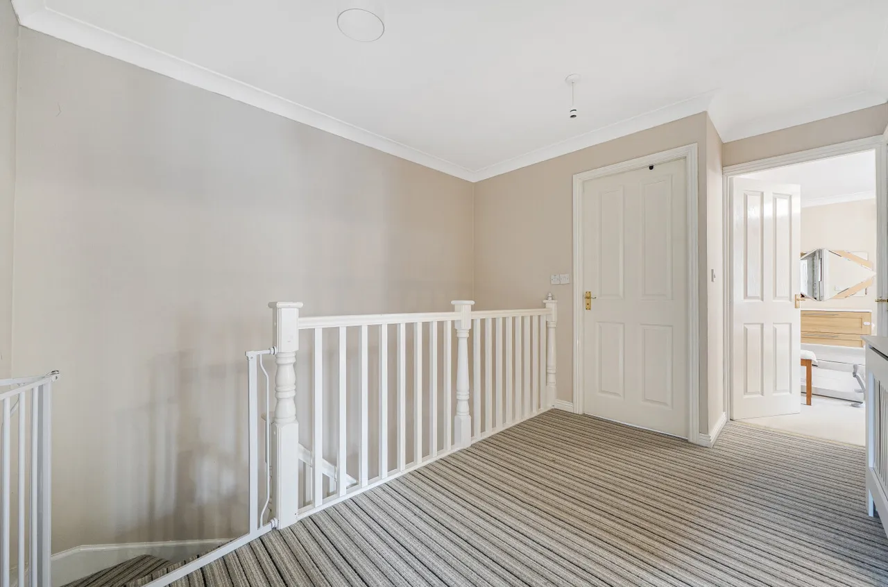 Kingfisher Grove, Three Mile Cross, RG7, photo 12