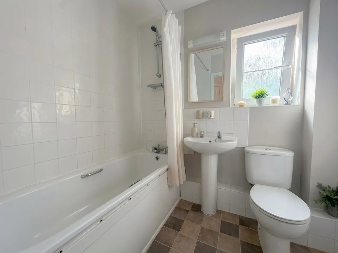 Roberts Way, Cranleigh, GU6, photo 8