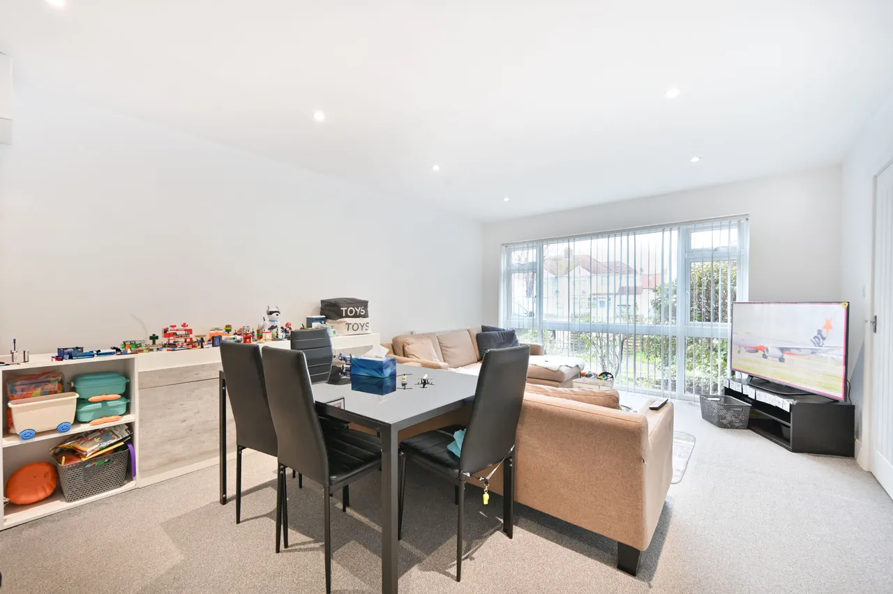 2 bed house for sale — 185 Whitton Avenue East, Greenford