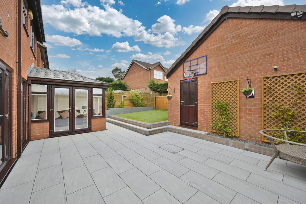Clover Ridge, Cheslyn Hay, WS6, photo 17