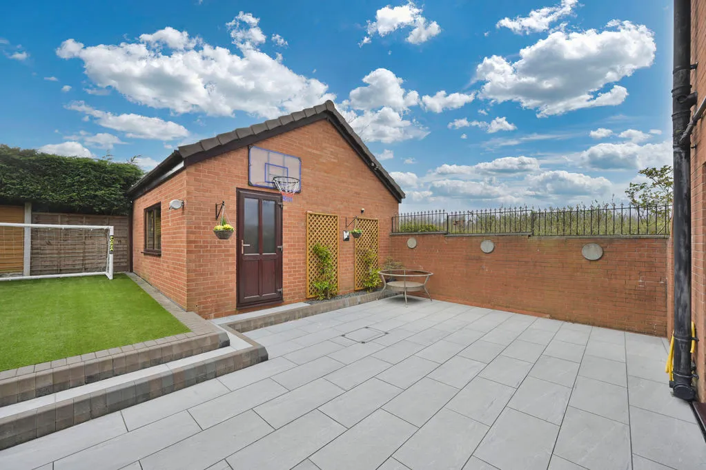 Clover Ridge, Cheslyn Hay, WS6, photo 19
