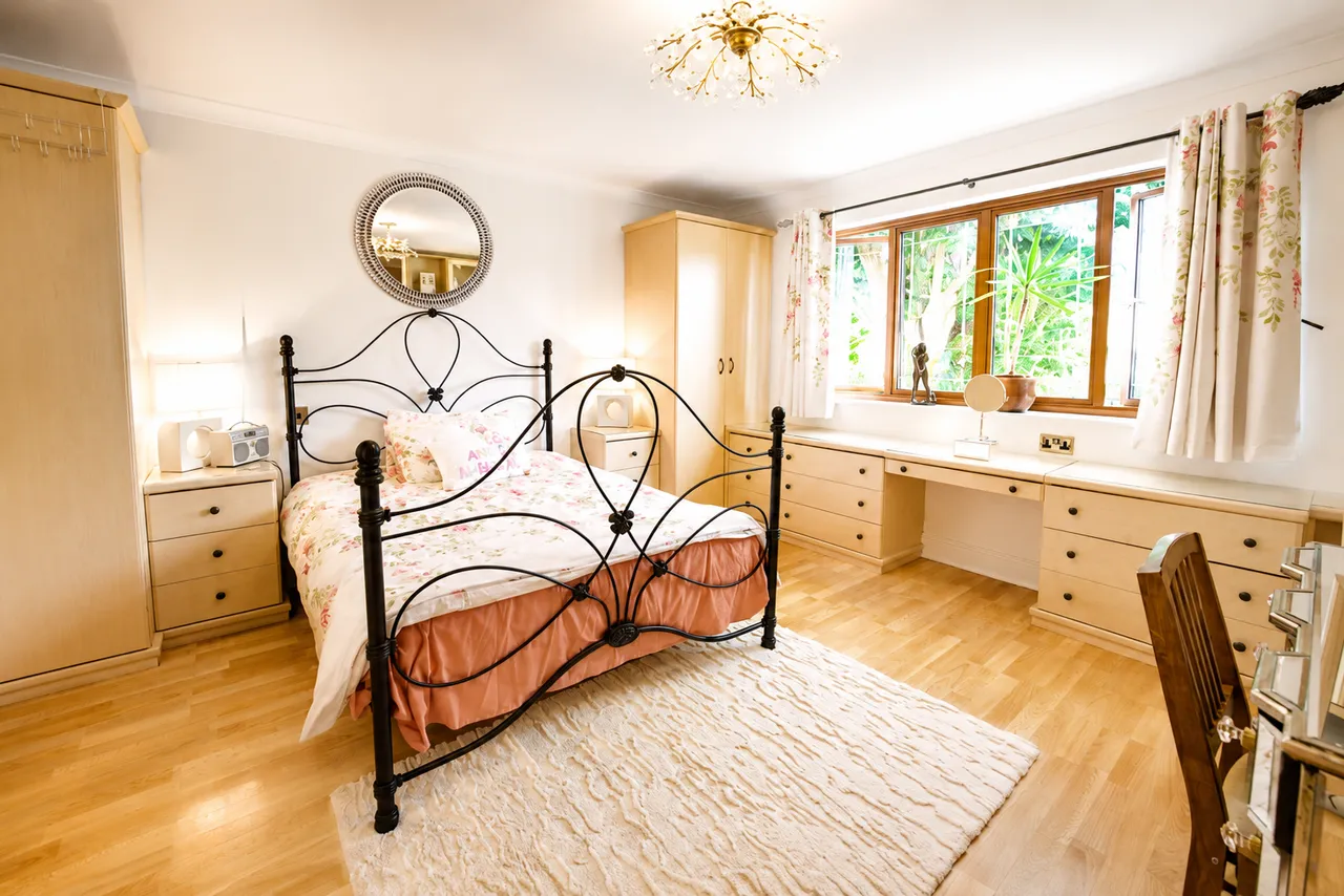 Rockingham Avenue, Hornchurch, RM11, photo 15