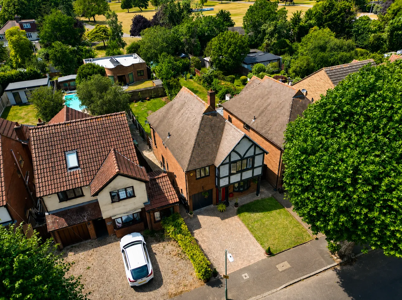 Rockingham Avenue, Hornchurch, RM11, photo 25
