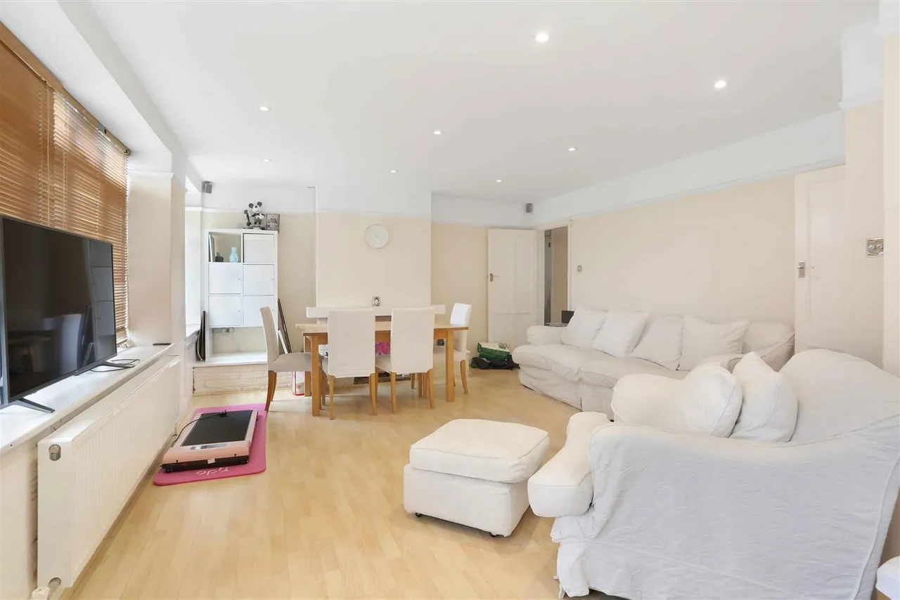 High Street, Cheam, Surrey, SM3 8RT, photo 5