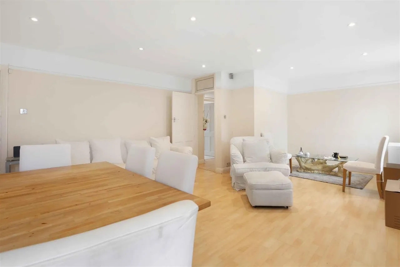 High Street, Cheam, Surrey, SM3 8RT, photo 6