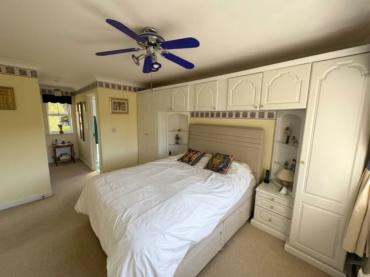 Bryony Drive, Kingsnorth, TN23, photo 5