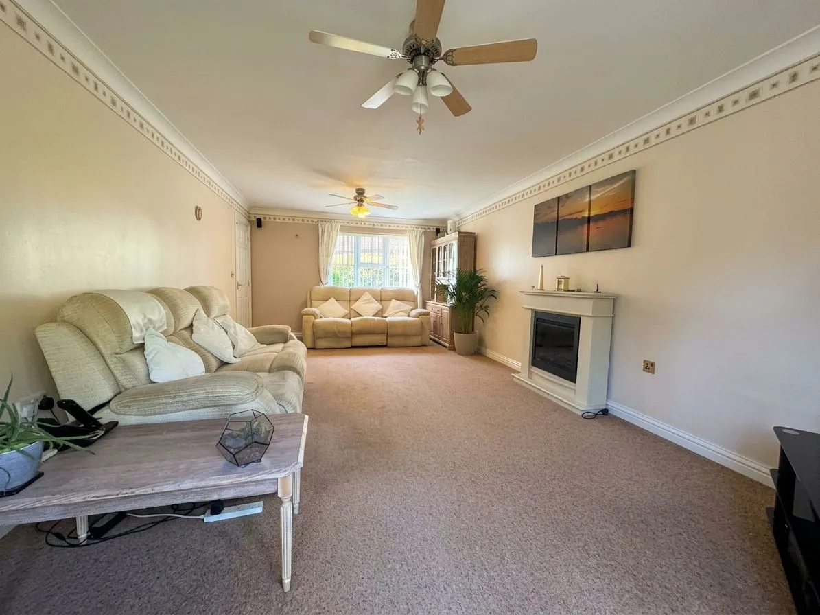 Bryony Drive, Kingsnorth, TN23, photo 3
