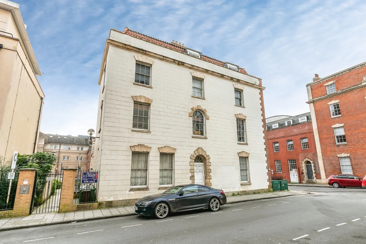 2 bed flat for sale, Wilson Street, St Pauls, BS2