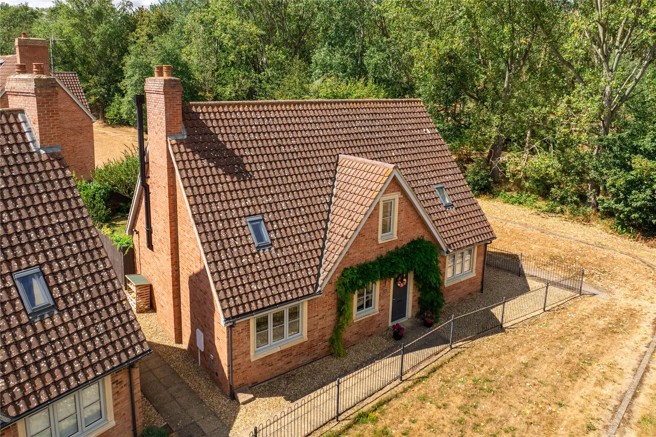 Woodall Close, Middleton, MK10, photo 18