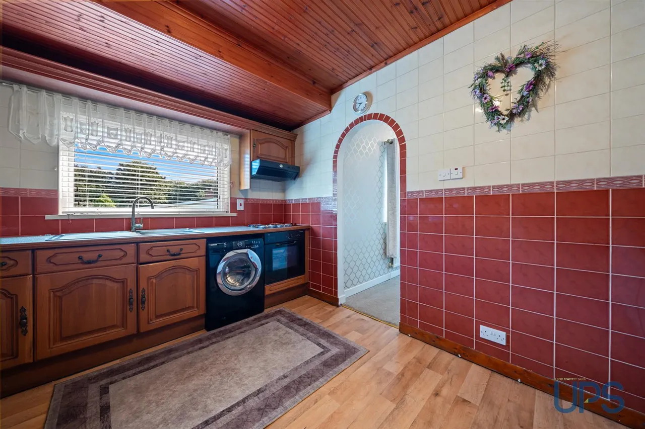Stewartstown Road, Dunmurry, BT17, photo 25