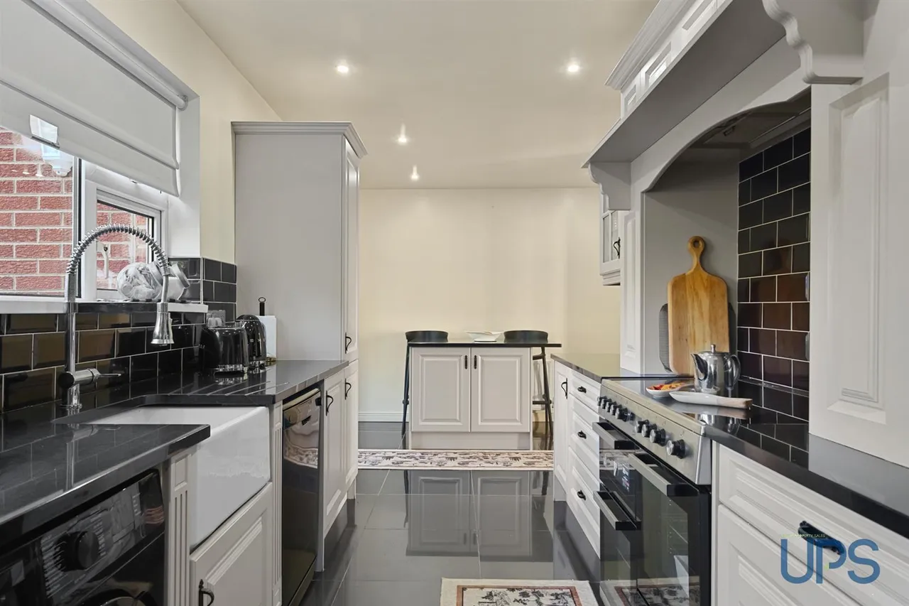 Stewartstown Road, Dunmurry, BT17, photo 8