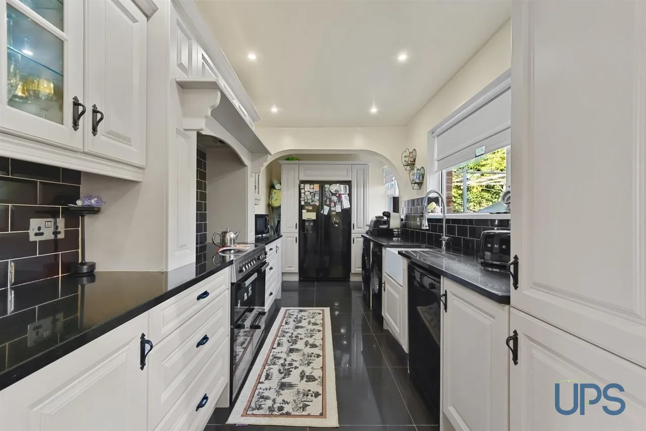 Stewartstown Road, Dunmurry, BT17, photo 6