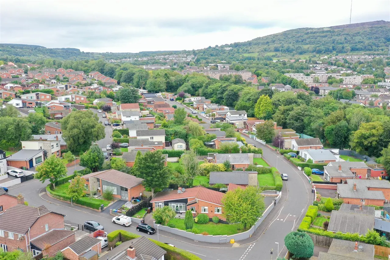 Stewartstown Road, Dunmurry, BT17, photo 38