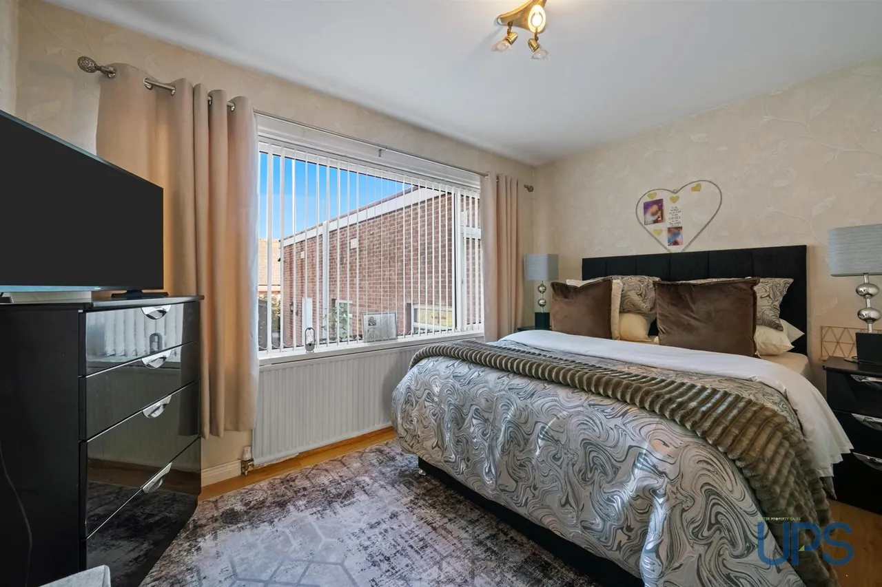 Stewartstown Road, Dunmurry, BT17, photo 13
